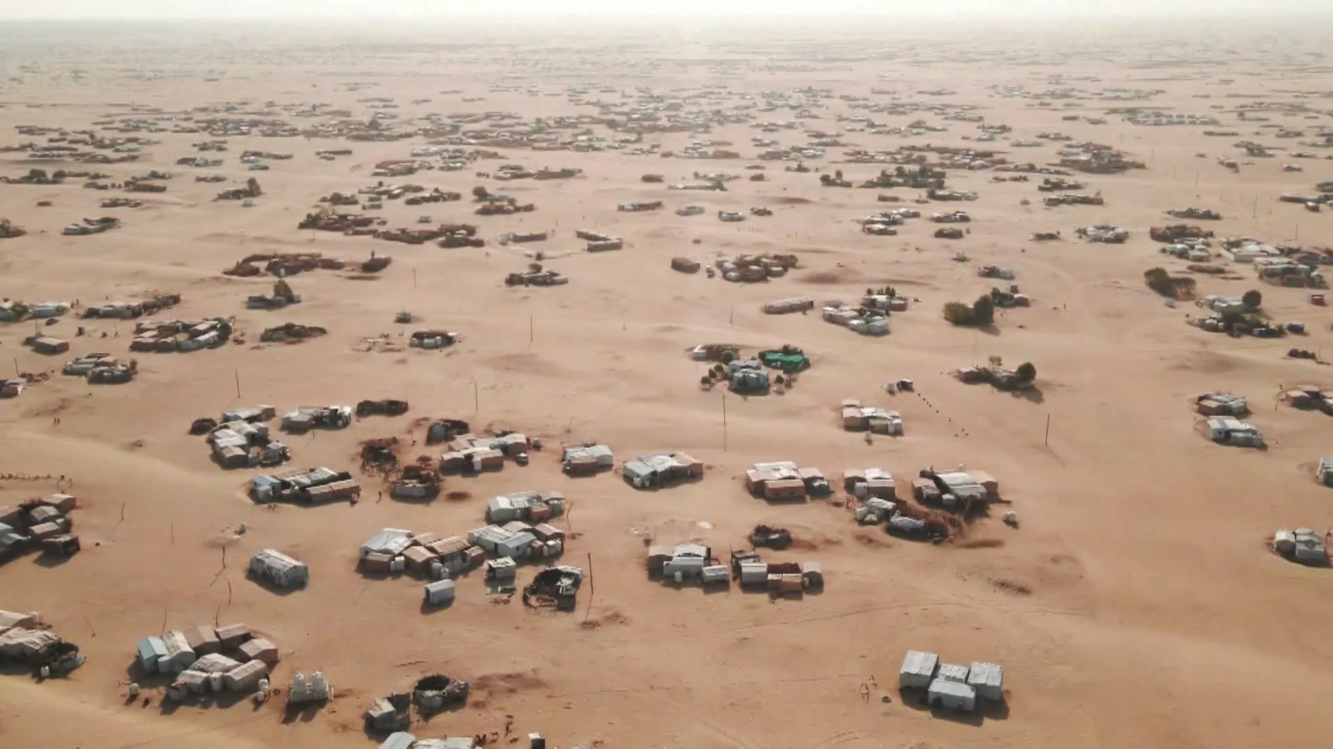 أكثر من 122 ألف نازح يفاقمون الضغط على مخيمات مأرب