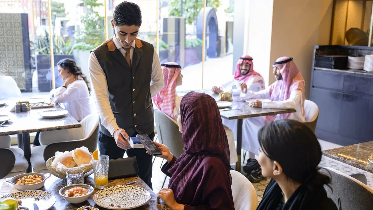 إنفاق المستهلكين في السعودية عبر نقاط البيع يسجل 3.45 مليار دولار خلال أسبوع