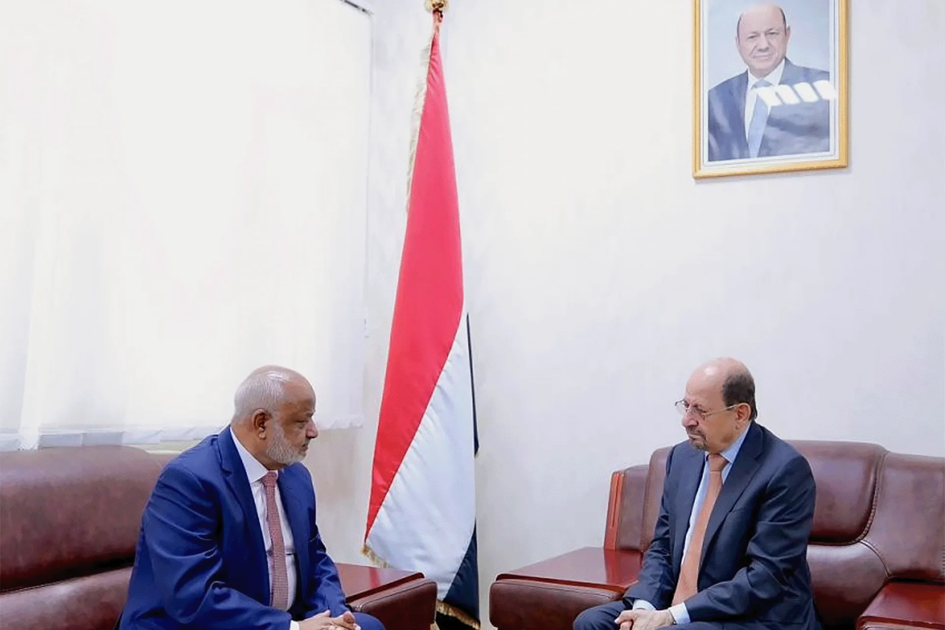 الزنداني يحذر من اتساع تهديدات الحوثيين ومحافظ الحديدة يتحدث عن مؤامرة