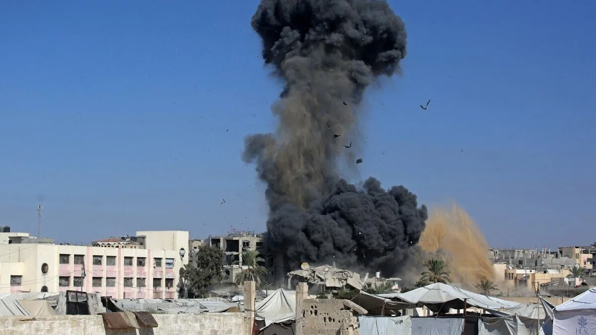مقتل 4 فلسطينيين بغارات على غزة والجيش الإسرائيلي يعلن استهداف قيادي بحماس