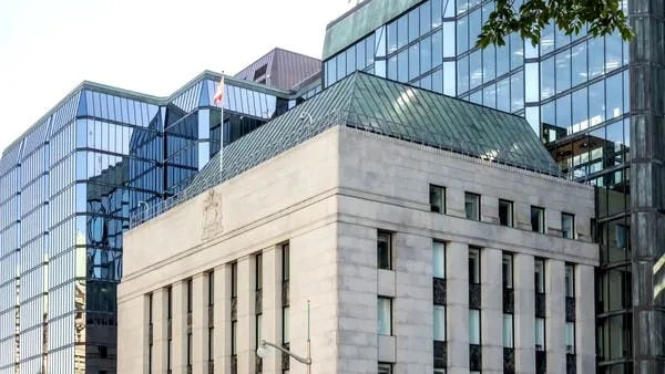 Banque du Canada: la persistance des tensions sur l’essence pourrait nécessiter une hausse des taux