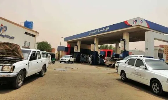 السودان: سعر جالون الوقود يصل إلى 55 ألف جنيه في الخرطوم